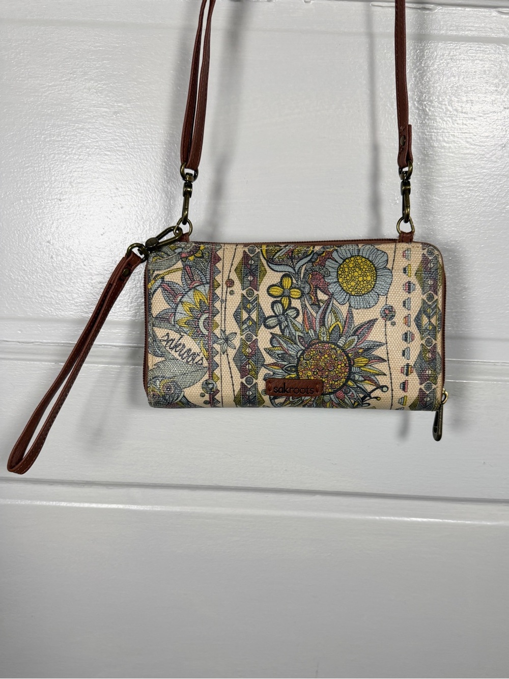 Sakroots Iris Smartphone Floral Leather Crossbody Wallet Purse Bag Boho Travel